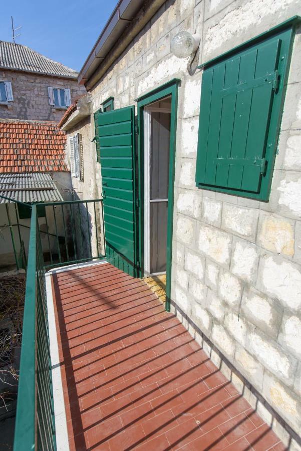 Apartman Lucijan Kastela Exterior photo